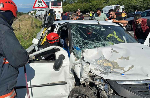 Anadolu Otoyolu'nda feci kaza! Araçlar birbirine girdi ortalık savaş alanına döndü