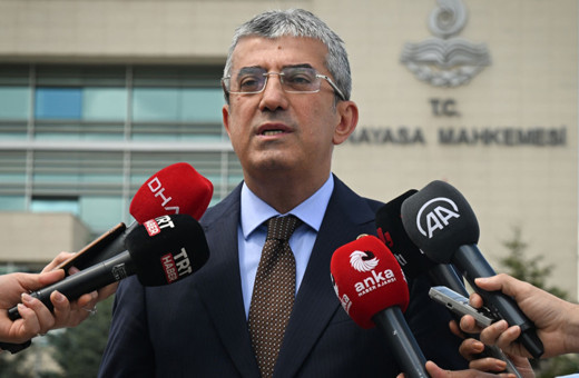 CHP yine eski günlerine döndü! AYM'ye itiraza koştu!