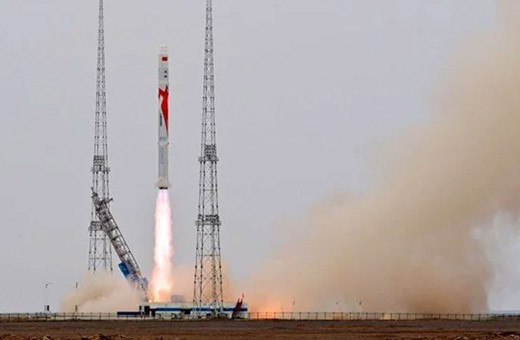 Çin, dünyanın ilk metanla çalışan roketini başarıyla uzaya fırlattı