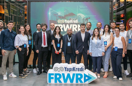 Yapı Kredi Fast FRWRD Hızlandırma Programı'nda girişimciler projelerini tanıttı