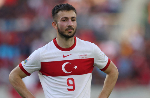 Galatasaray'dan Beşiktaş'a dev transfer çalımı! Yıldız futbolu ile anlaşma sağlandı