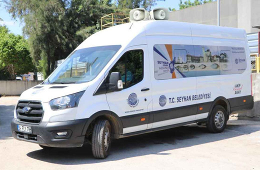 Sıcaklara karşı belediyeden güldüren anons: "Dışarı çıkmayın, güneşe ateş etmeyin"