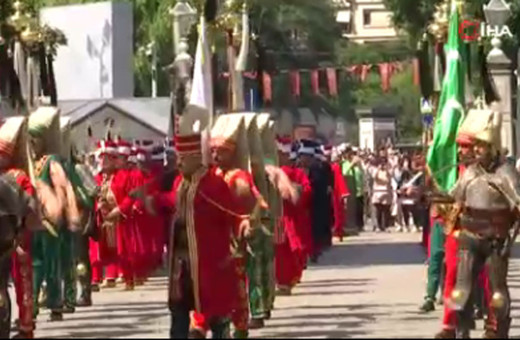 Dolmabahçe Sarayı'nda mehteran coşkusu 13 Eylül'e kadar ücretsiz