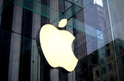 Apple 48. yılını ABD ve Avrupa'da davaların hedefinde kutluyor