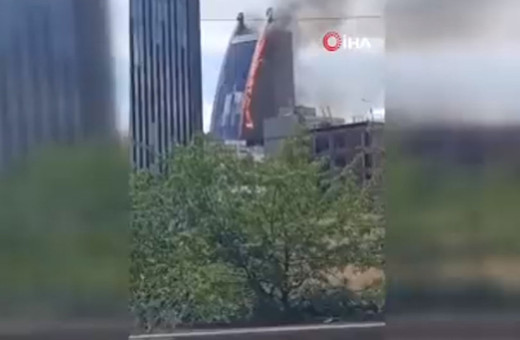 Ataşehir'de büyük panik! 17 katlı bina alev alev yanıyor