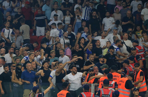 Beşiktaş'ın Avrupa maçında oyuncular soyunma odasına çağrıldı