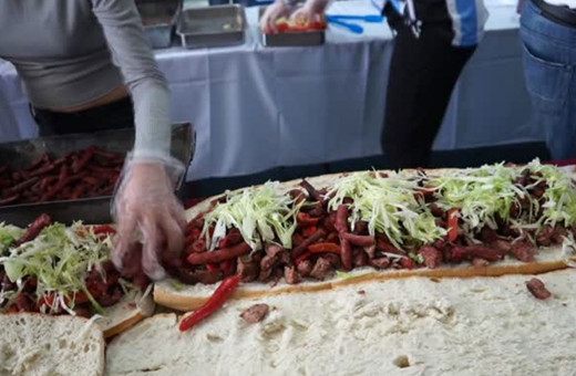 Meksikalılardan sandviç rekoru! 75 metre ve 800 kilogram!