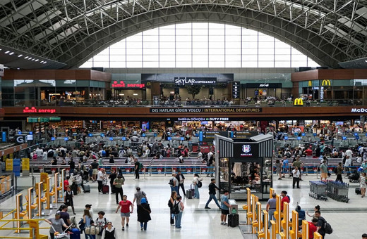 Gümrük ekipleri göz açtırmadı! Sabiha Gökçen'de 2 kilo 68 gram metamfetamin ele geçirildi