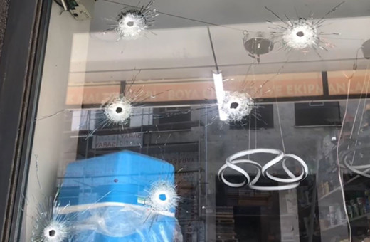 Eyüpsultan'da iş yerine silahlı saldırı! İş yeri sahibi dükkanını kurşunlanmış halde buldu