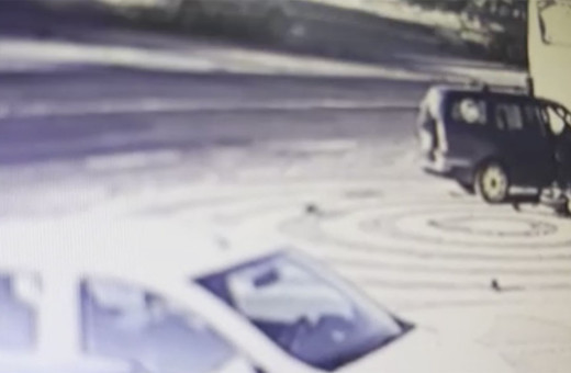 Zonguldak'ta motosiklet kazası! Metrelerce takla atan motosikletli sürücü yola savruldu