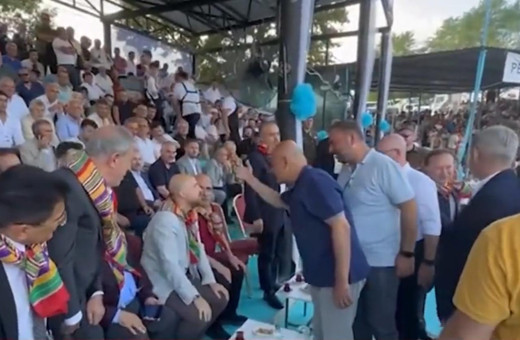 Bilal Erdoğan Turhan Çömez'in elini havada bıraktı! Sonrası olay...