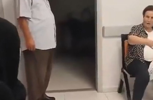 Çarşaflı kadınlara saldırı! Terbiyesizler, pislikler, hayvanlar, öküzler..