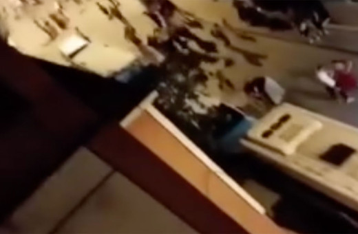 İstanbul'un göbeğinde aileler taşlarla sopalarla kavga ettiler!