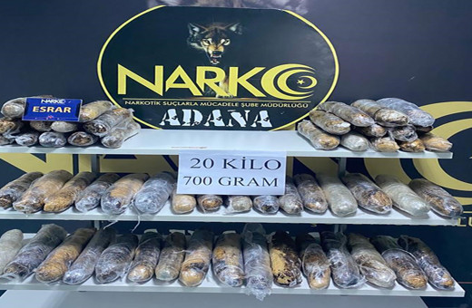 Adana'da polis ekiplerinden uyuşturucu operasyonu! 20 kilo 700 gram esrar ele geçirildi