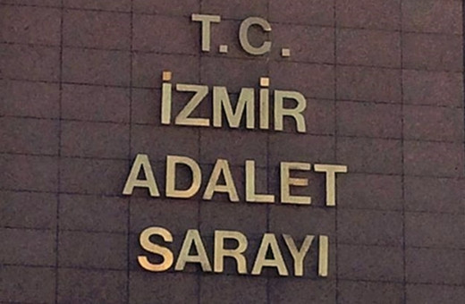 İzmir Adliyesi önünde iki grup arasında çatışma çıktı!