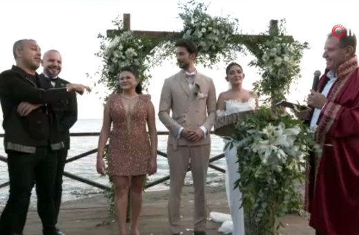 Ünlü sanatçı Melek Mosso Mersin'de dünyaevine girdi!