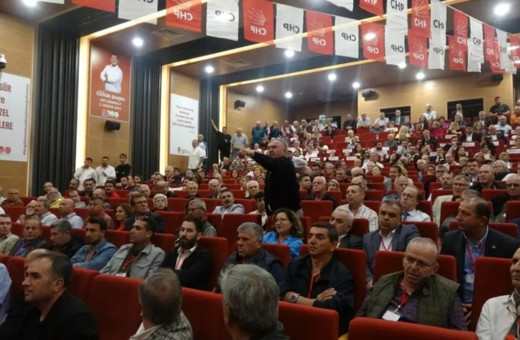 CHP İl Kongresi'nde gergin anlar!