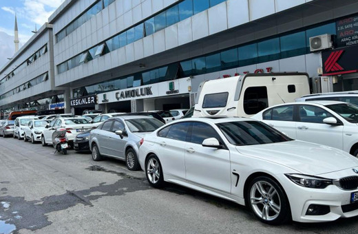 Parası olan sıfıra koştu ikinci el oto galericilerin elinde kaldı