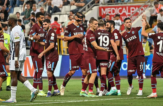 Trabzonspor, sahasında Alanyaspor'u mağlup etti