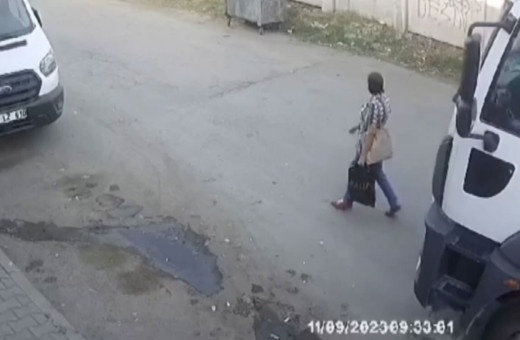 Mersin'de kamyonun altında kalan kadın öldü!