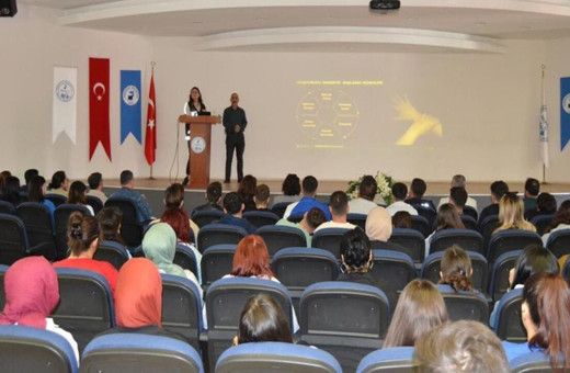 Üniversitelilere madde bağımlılığında farkındalık anlatıldı