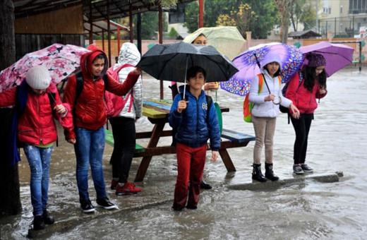 Bolu'da okullar 1 günlüğüne tatil edildi