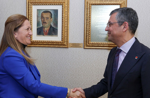 CHP Genel Başkanı Özgür Özel, DİSK Genel Başkanı ile bir araya geldi