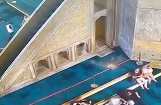 Ayasofya Camisi ile ilgili korkutan görüntü! Kubbeden parçalar kopup cemaatin üzerine düştü!