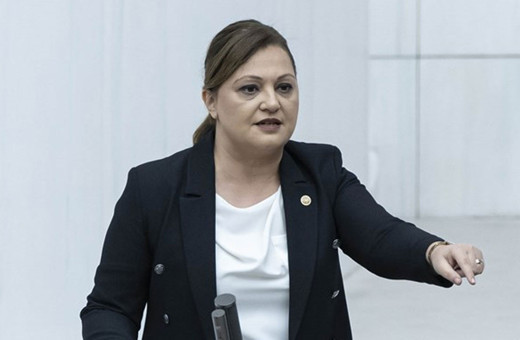 Özgür Özel'i her gördüğünde dudağını büzen CHP Grup Başkanvekili'nin istifası isteniyor