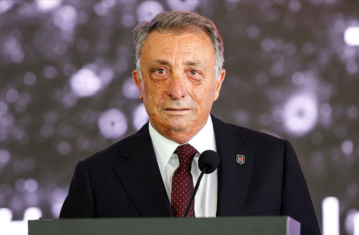 Beşiktaş Kulübü Başkanı Ahmet Nur Çebi futbol takımıyla vedalaştı