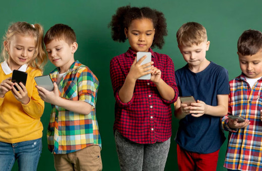 Çocuklar zararlı içeriklerden "Çocuk Dostu Uygulamalar" ile korunuyor!