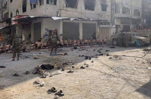 Gazze'de erkekler sokakta çırıl çıplak soyulup gözaltına alındı! Kamyona bindirip götürdüler