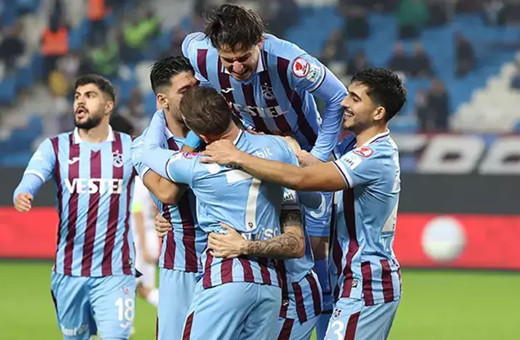 İstanbulspor, Trabzonspor maçında sahadan çekildi!