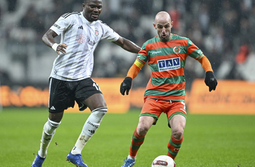 Beşiktaş, sahasında Alanyaspor'a 3-1 mağlup oldu