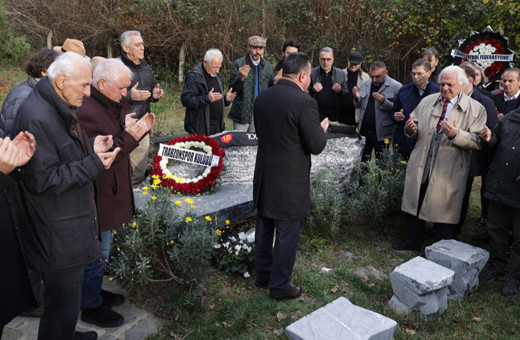 Eski Trabzonspor Kulübü Başkanı Özkan Sümer, mezarı başında anıldı