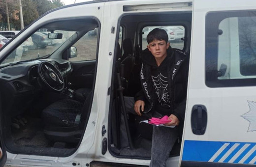 Sınava geç kalan öğrencinin imdadına polis yetişti!