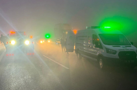 Kuzey Marmara Otoyolu'nda zincirleme kazada 10 kişi öldü, 54 kişi yaralandı