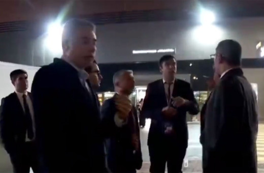 Sudiler Fenerbahçe ve Galatasaray uçaklarının kalkmasına izin vermedi! Fox Muhabiri canlı yayında gözaltına alınmak istendi