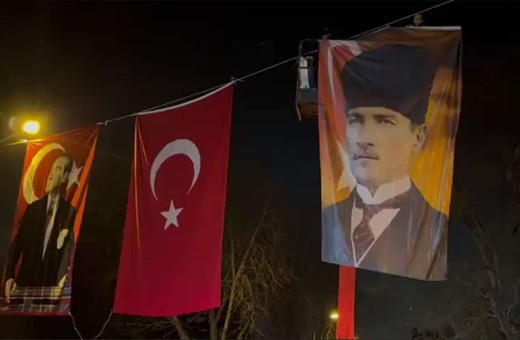 İşte Suudi'lerin Ankara'daki yeni manzarası! Mansur Yavaş bayrak ve Atatürk posterleriyle donattı