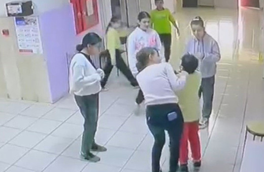 Okul müdürünün heimlich manevrası öğrencinin hayatını kurtardı