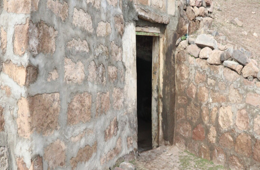 Urartulardan kalma mezar tarihe ışık tutuyor