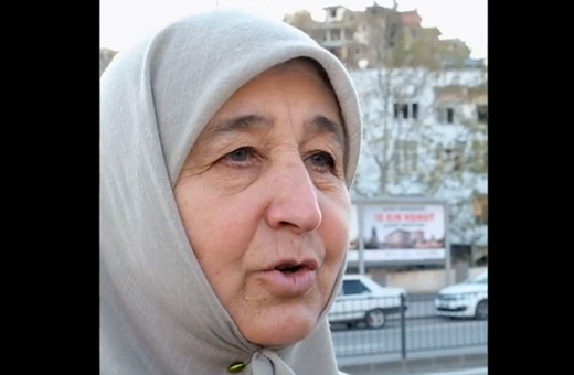 Depremzedeler anlattı Bakan Özhaseki video paylaştı: Bir demirler döşeniyor, sur gibi böyle