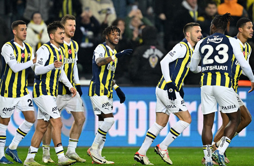 Fenerbahçe 19. hafta itibarıyla Süper Lig tarihine geçti