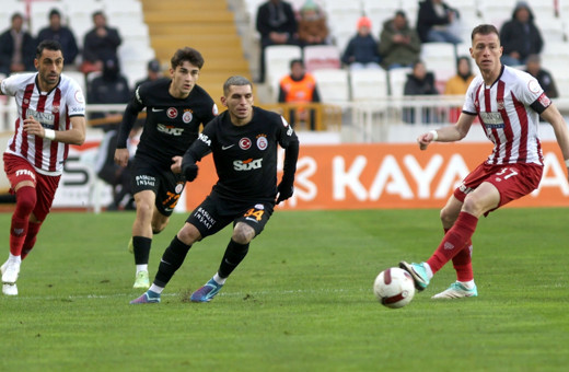 Galatasaray, Sivasspor deplasmanında yara aldı