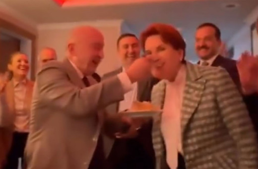 Meral Akşener ve eşi Tuncer Akşener 42. evlilik yıldönümlerini böyle kutladı! Sevemez kimse seni benim sevdiğim kadar
