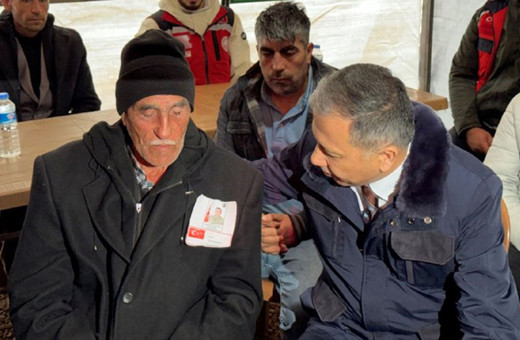 İçişleri Bakanı Yerlikaya'dan Kahramanmaraşlı şehit ailesine taziye ziyareti