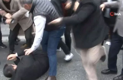 A Haber muhabiri haber takibinde saldırıya uğradı! Büyükçekmece Belediyesi'ne yolsuzluk operasyonunu...