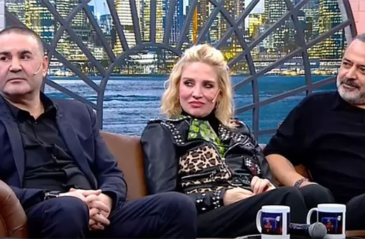 Şafak Sezer ve Kolpaçino ekibi canlı yayında birbirine girdi! Mehmet Akif Ersoy ne yapacağını bilemedi!