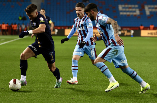 Trabzonspor evinde Kasımpaşa'ya 3-2 mağlup oldu