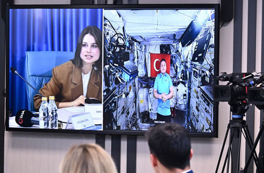 Astronot Alper Gezeravcı, gazetecilerin sorularını yanıtladı